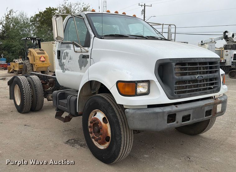 CAMIóN CHASIS 2000 FORD F750