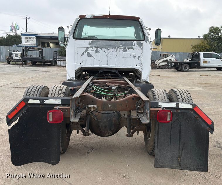 image for item DX5885 2000 Ford F750 truck cab and chassis