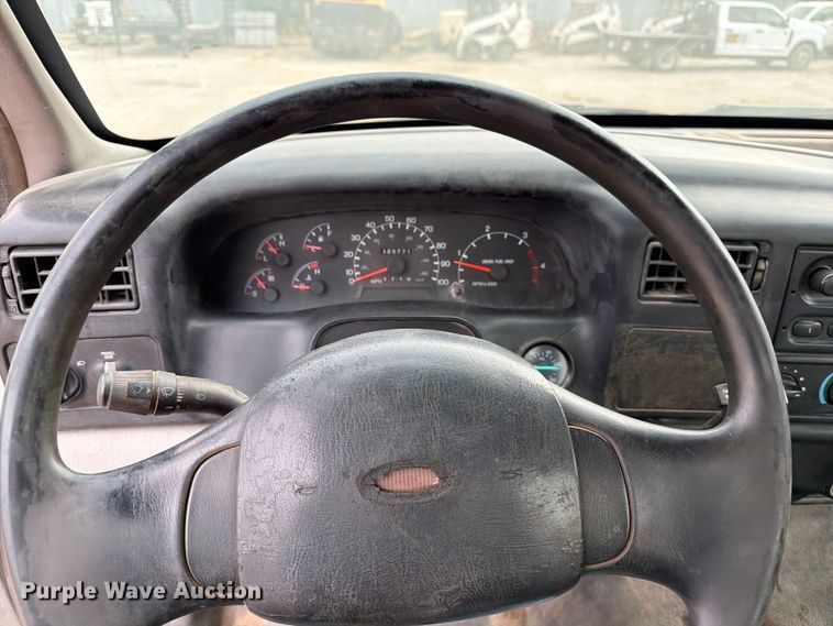 image for item DX5885 2000 Ford F750 truck cab and chassis