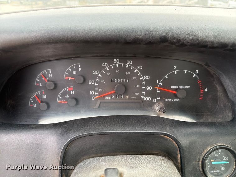 image for item DX5885 2000 Ford F750 truck cab and chassis