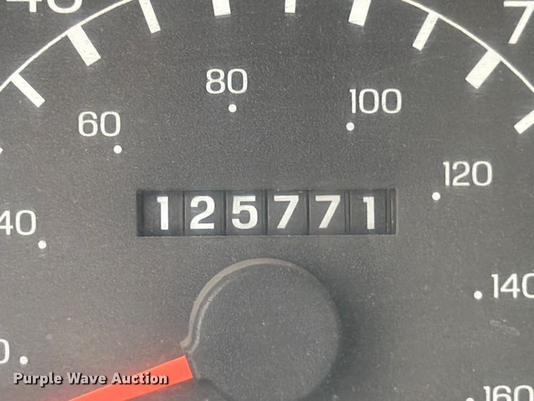 image for item DX5885 2000 Ford F750 truck cab and chassis