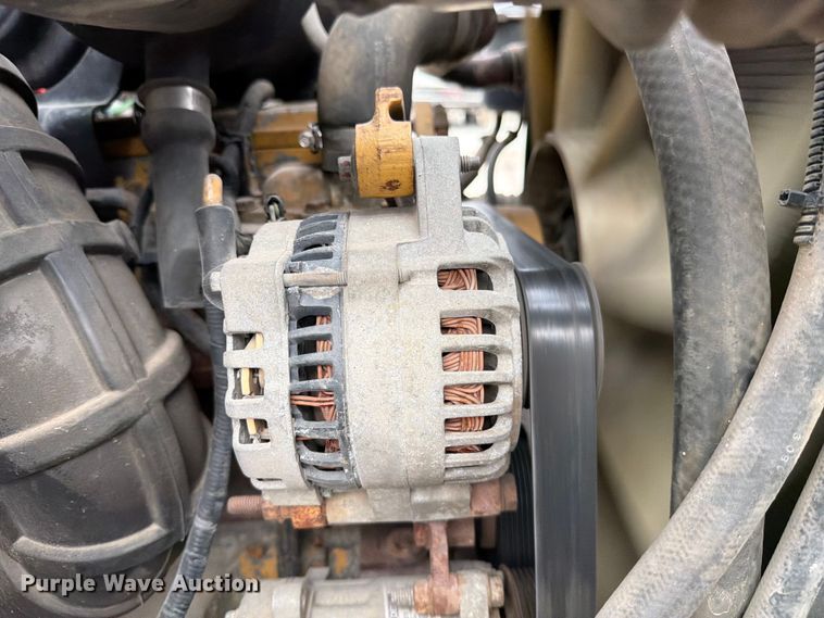 image for item DX5885 2000 Ford F750 truck cab and chassis