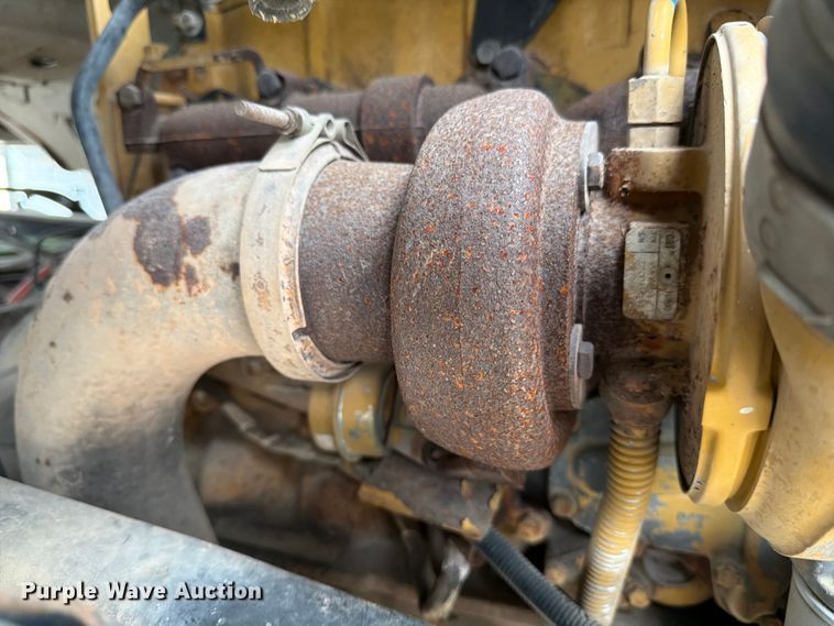 image for item DX5885 2000 Ford F750 truck cab and chassis