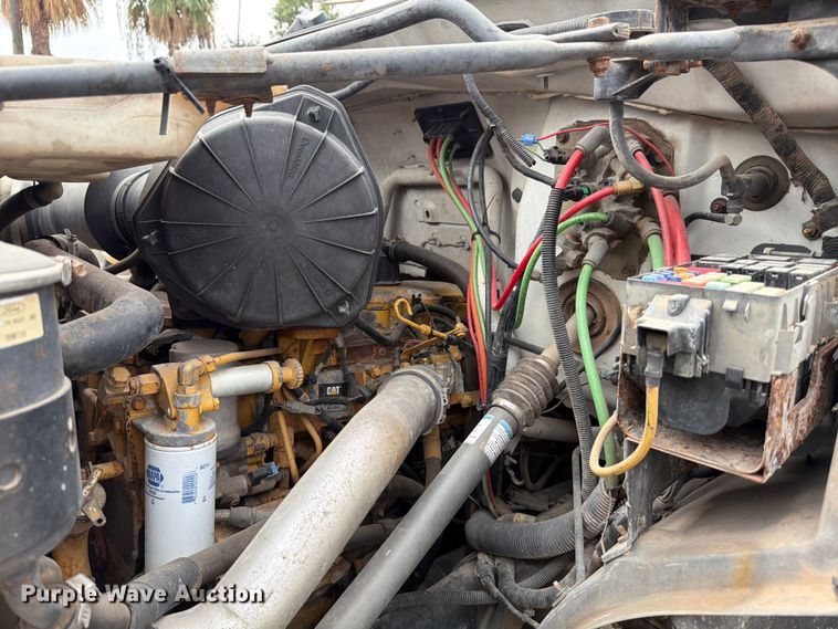 image for item DX5885 2000 Ford F750 truck cab and chassis