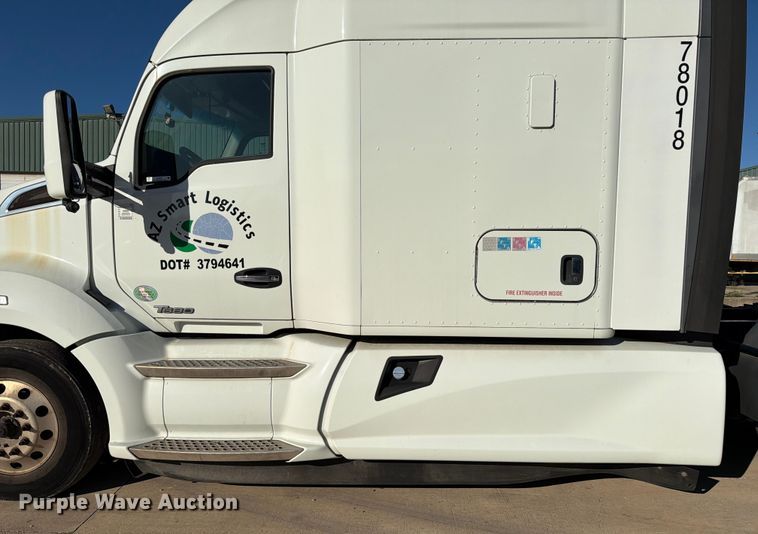 image for item DX5905 2018 Kenworth T680 semi truck