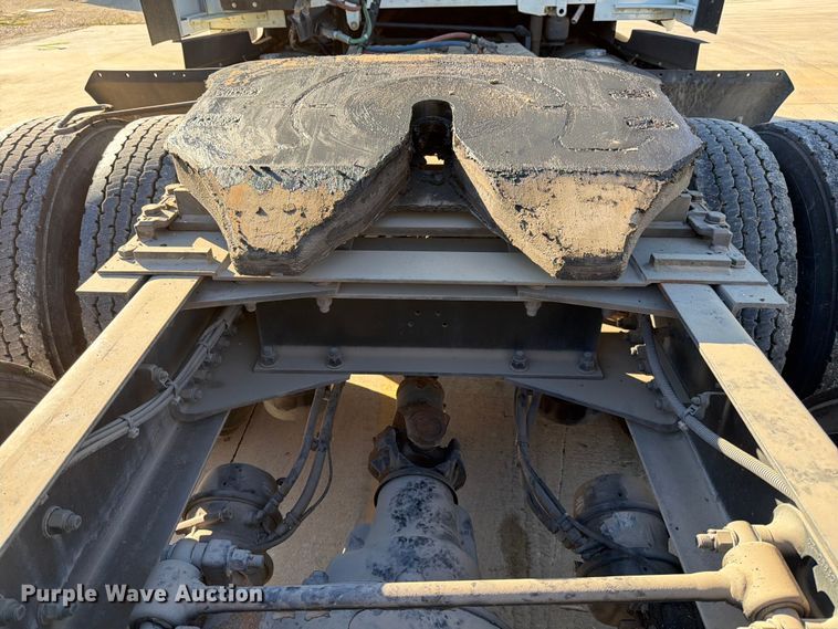 image for item DX5905 2018 Kenworth T680 semi truck