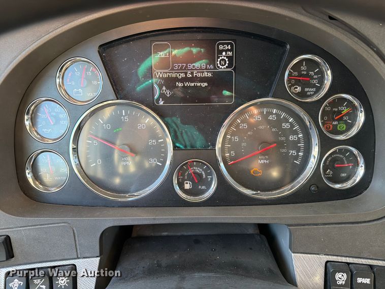 image for item DX5905 2018 Kenworth T680 semi truck