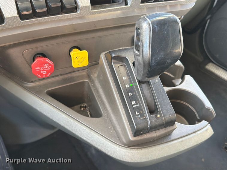 image for item DX5905 2018 Kenworth T680 semi truck