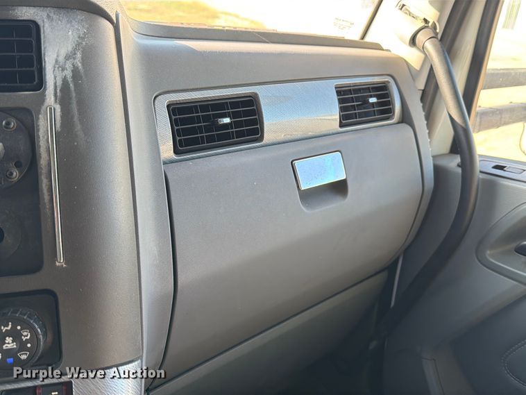 image for item DX5905 2018 Kenworth T680 semi truck