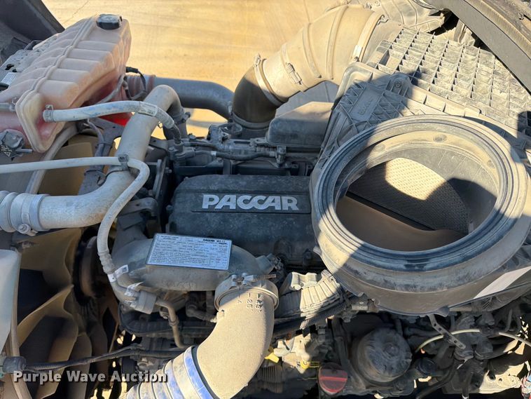 image for item DX5905 2018 Kenworth T680 semi truck