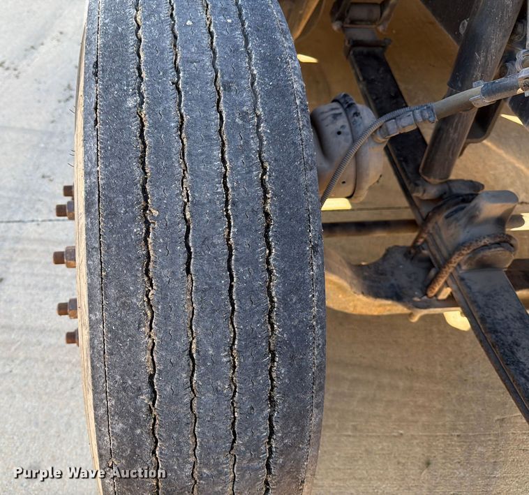 image for item DX5905 2018 Kenworth T680 semi truck