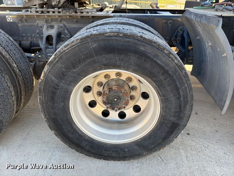 image for item DX5905 2018 Kenworth T680 semi truck