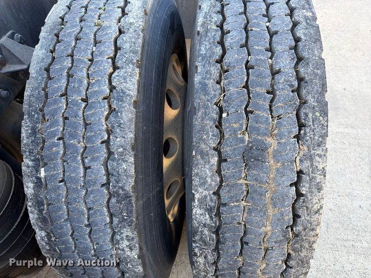 image for item DX5905 2018 Kenworth T680 semi truck