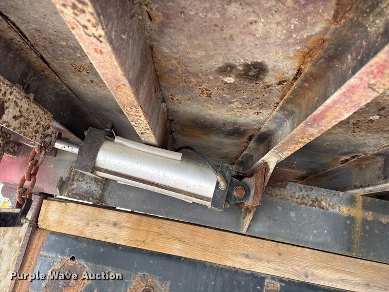 image for item EA2180 2001 Freightliner FL70 dump truck