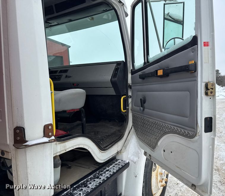 image for item EA2180 2001 Freightliner FL70 dump truck