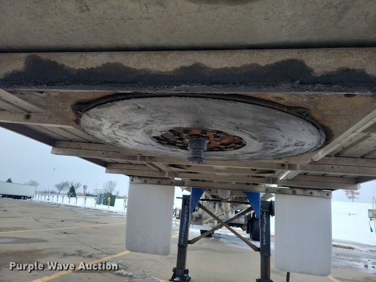 image for item EA2767 2009 Heil tank trailer