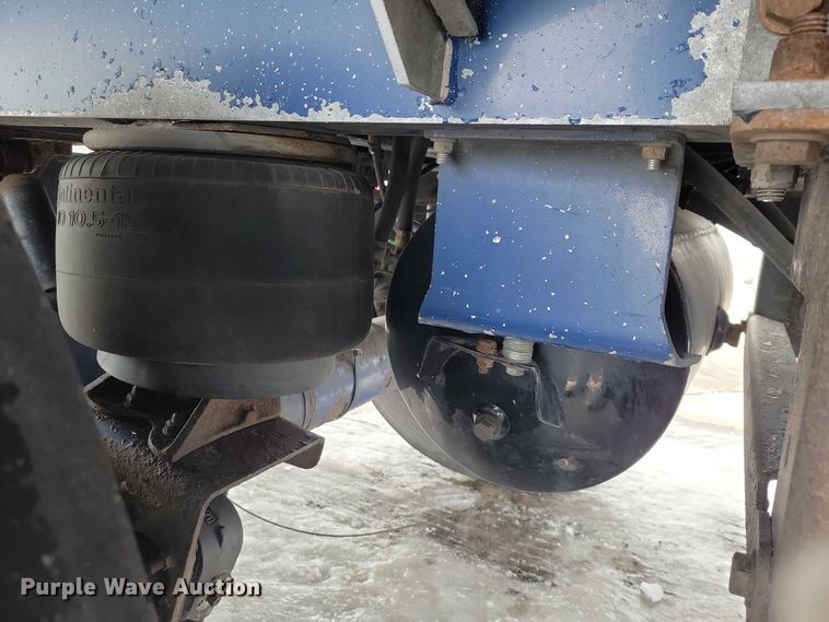 image for item EA2767 2009 Heil tank trailer