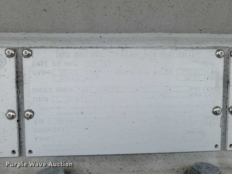 image for item EA2767 2009 Heil tank trailer