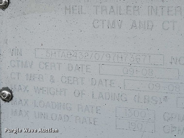 image for item EA2767 2009 Heil tank trailer