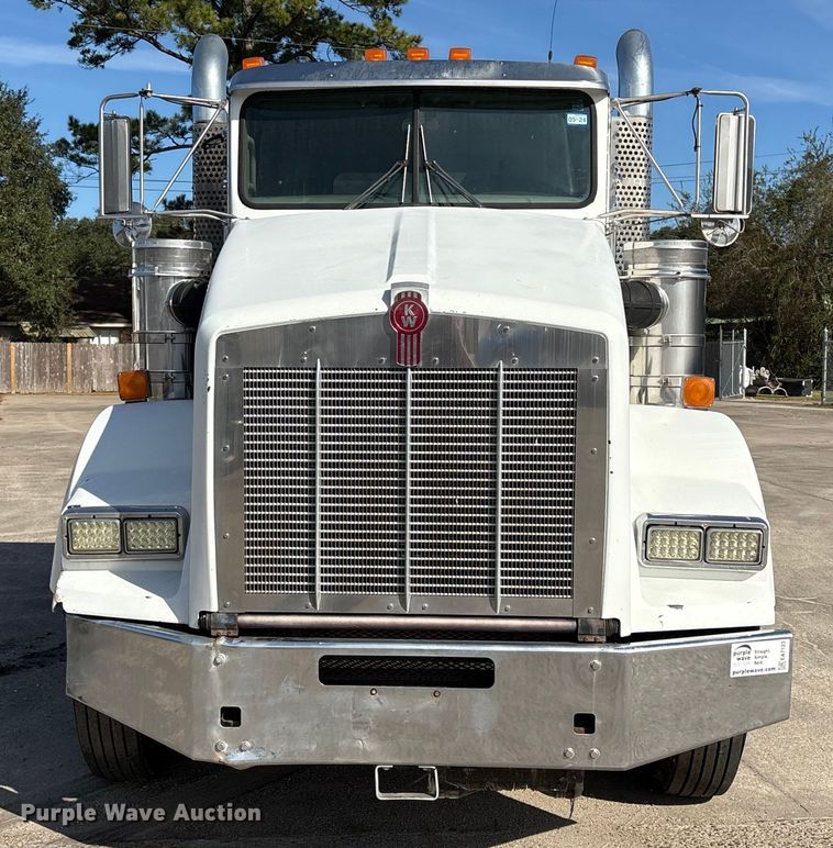 image for item EA7123 2008 Kenworth T800 semi truck
