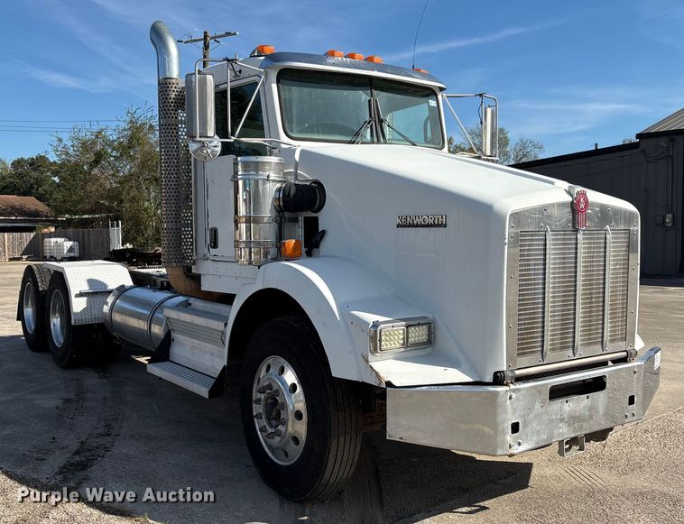 image for item EA7123 2008 Kenworth T800 semi truck