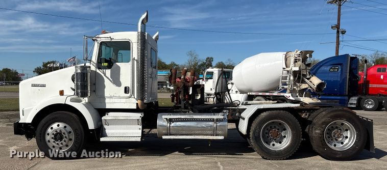 image for item EA7123 2008 Kenworth T800 semi truck