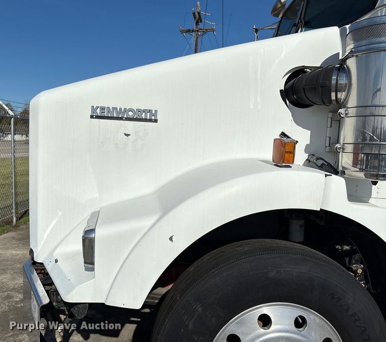 image for item EA7123 2008 Kenworth T800 semi truck