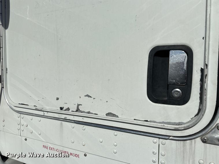 image for item EA7123 2008 Kenworth T800 semi truck