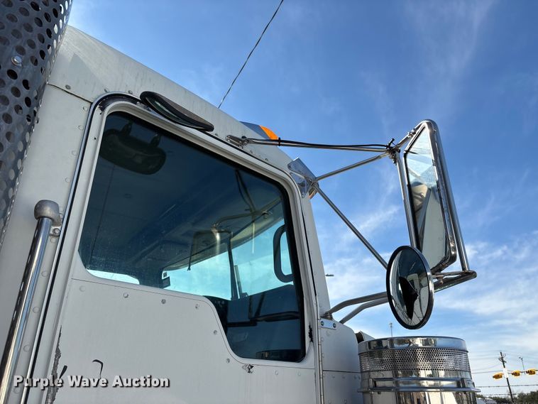 image for item EA7123 2008 Kenworth T800 semi truck