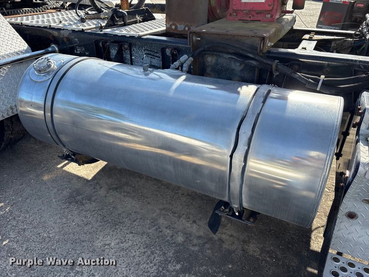 image for item EA7123 2008 Kenworth T800 semi truck