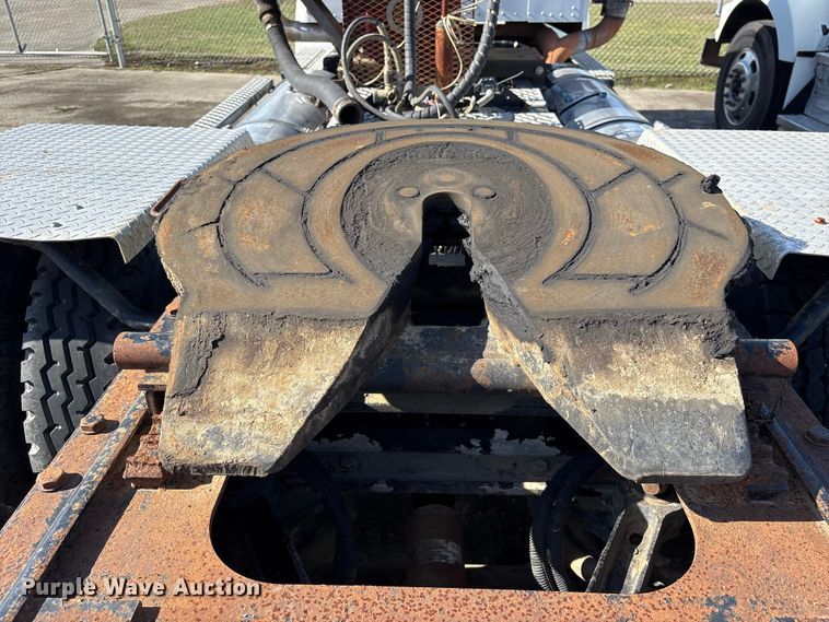 image for item EA7123 2008 Kenworth T800 semi truck