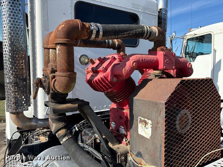 image for item EA7123 2008 Kenworth T800 semi truck