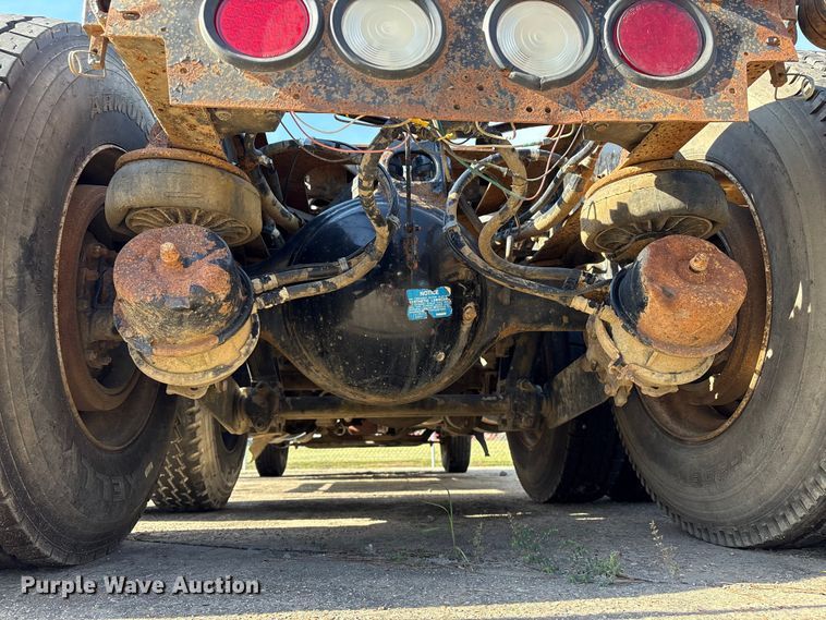 image for item EA7123 2008 Kenworth T800 semi truck