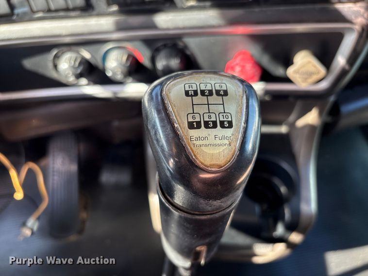 image for item EA7123 2008 Kenworth T800 semi truck