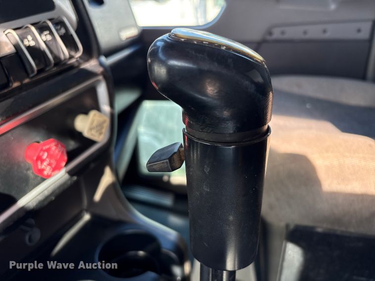 image for item EA7123 2008 Kenworth T800 semi truck