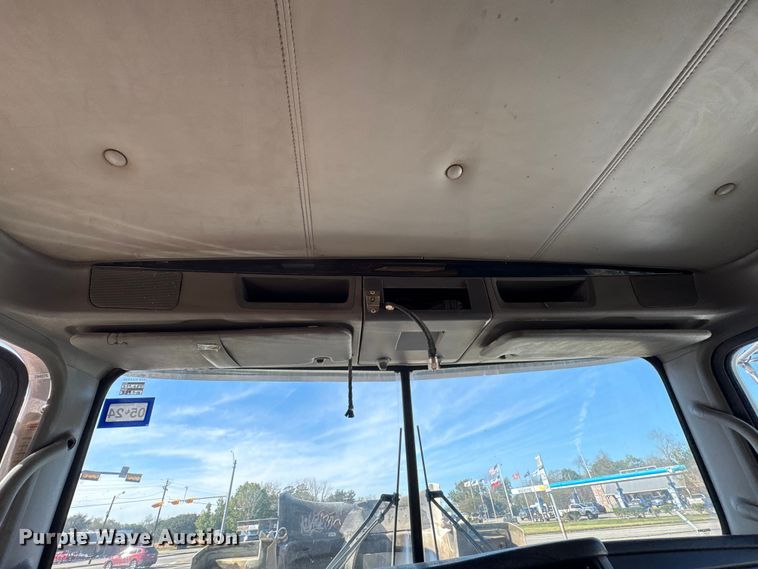 image for item EA7123 2008 Kenworth T800 semi truck