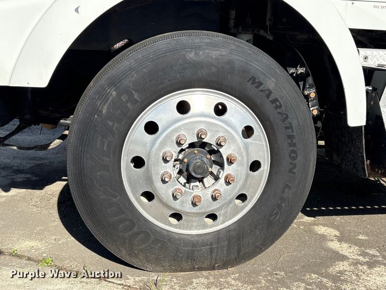 image for item EA7123 2008 Kenworth T800 semi truck