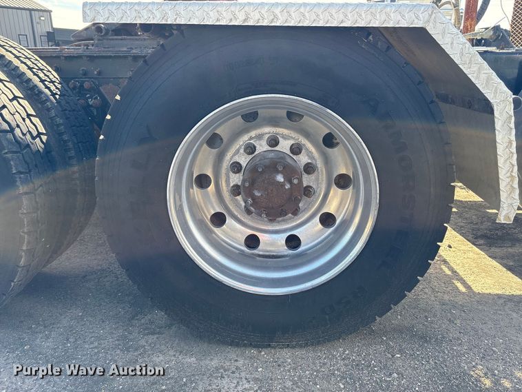 image for item EA7123 2008 Kenworth T800 semi truck