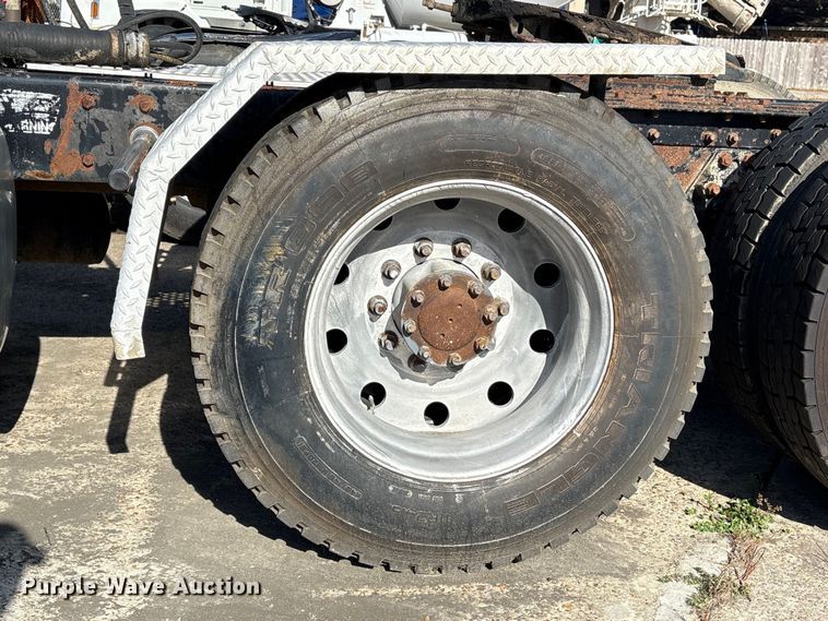 image for item EA7123 2008 Kenworth T800 semi truck