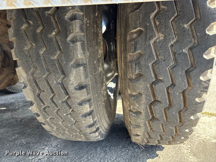 image for item EA7123 2008 Kenworth T800 semi truck