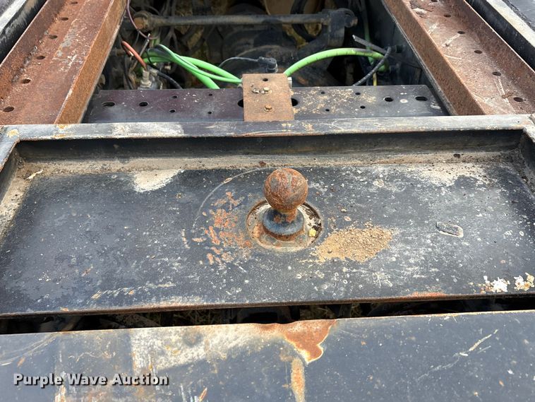 image for item EA7802 2009 International LF627 semi truck