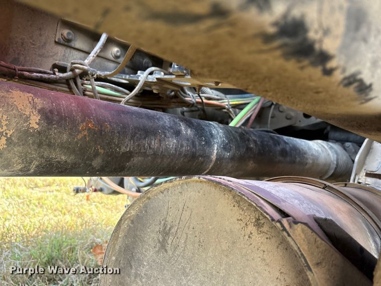 image for item EA7802 2009 International LF627 semi truck