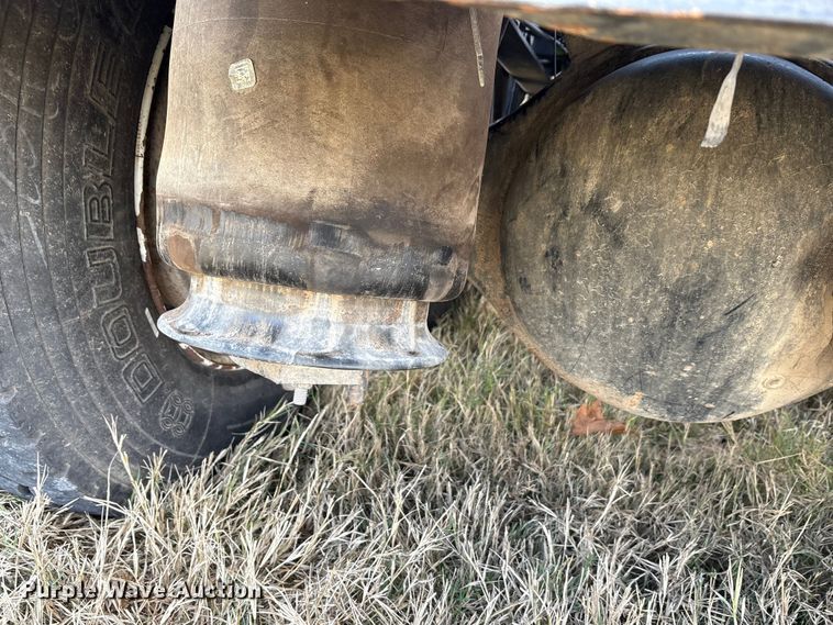 image for item EA7802 2009 International LF627 semi truck