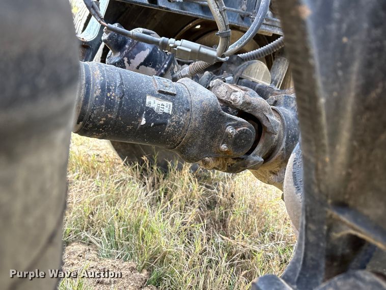 image for item EA7802 2009 International LF627 semi truck