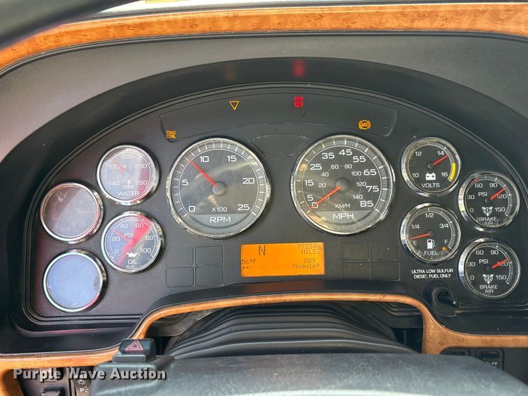 image for item EA7802 2009 International LF627 semi truck