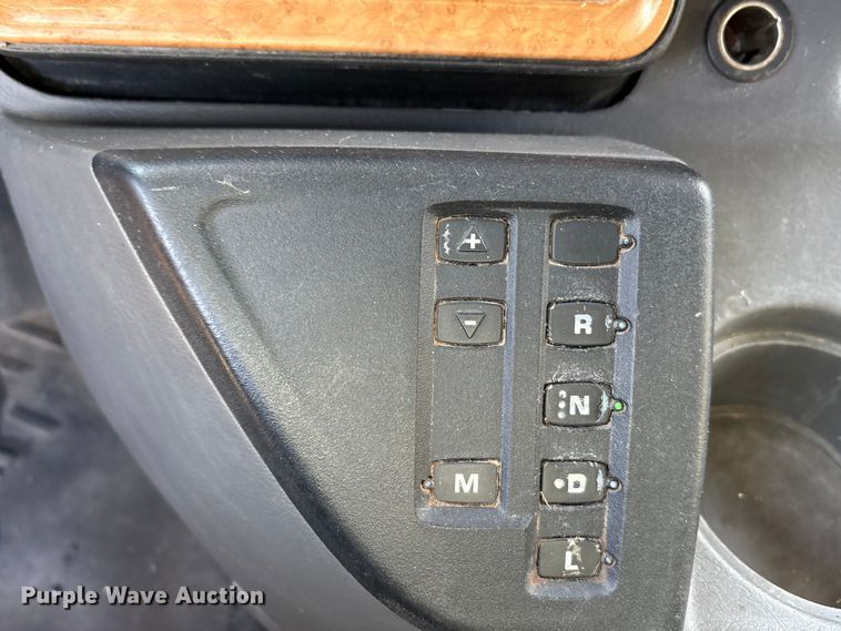 image for item EA7802 2009 International LF627 semi truck