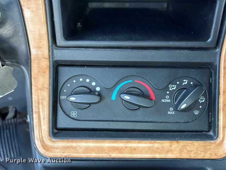 image for item EA7802 2009 International LF627 semi truck