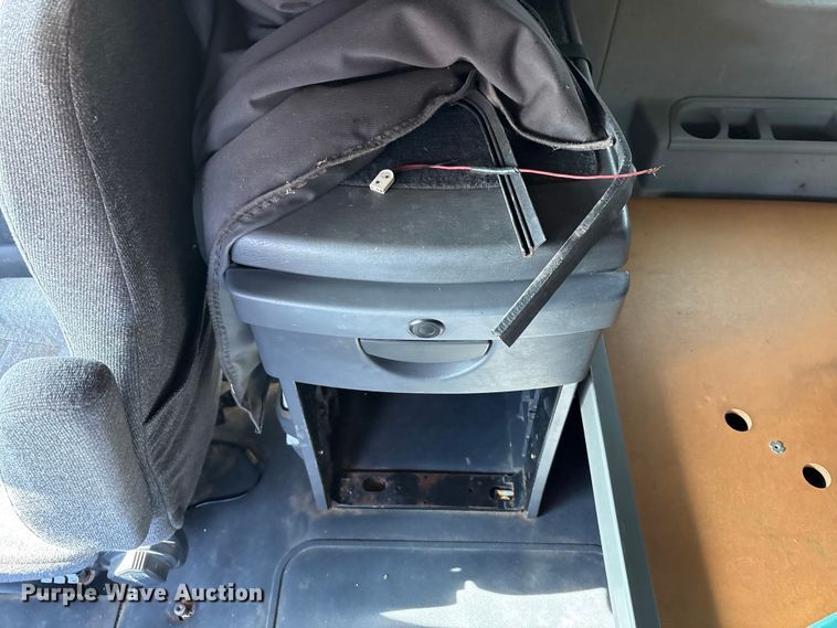 image for item EA7802 2009 International LF627 semi truck