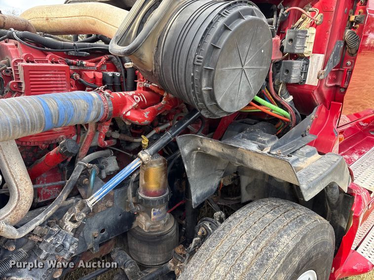 image for item EA7802 2009 International LF627 semi truck