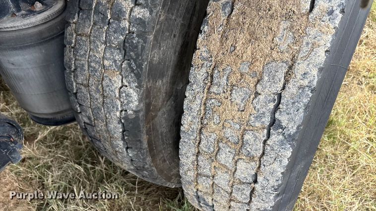 image for item EA7802 2009 International LF627 semi truck